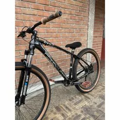 Vélo BIKELIFE Collective C100 Pro Noir Tan 2022 - Vélo Complet Haut de Gamme -France Accessoires Vélo Soldes Boutique custom collective c100 pro noir tan 2022 6