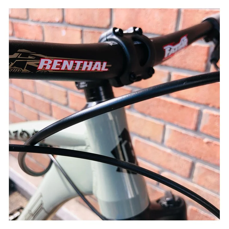 Vélo Bikelife C100 Gris Béton 2022 - Collective | Vélo Urbain Élégant et Performant 4 Vélo Bikelife C100 Gris Béton 2022 - Collective | Vélo Urbain Élégant et Performant – Image 2