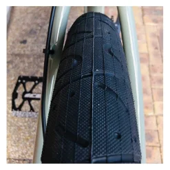 Vélo Bikelife C100 Gris Béton 2022 - Collective | Vélo Urbain Élégant et Performant 40 Vélo Bikelife C100 Gris Béton 2022 - Collective | Vélo Urbain Élégant et Performant -France Accessoires Vélo Soldes Boutique custom collective x bikelife c100 gris beton 2022 18