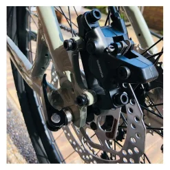 Vélo Bikelife C100 Gris Béton 2022 - Collective | Vélo Urbain Élégant et Performant 26 Vélo Bikelife C100 Gris Béton 2022 - Collective | Vélo Urbain Élégant et Performant -France Accessoires Vélo Soldes Boutique custom collective x bikelife c100 gris beton 2022 4