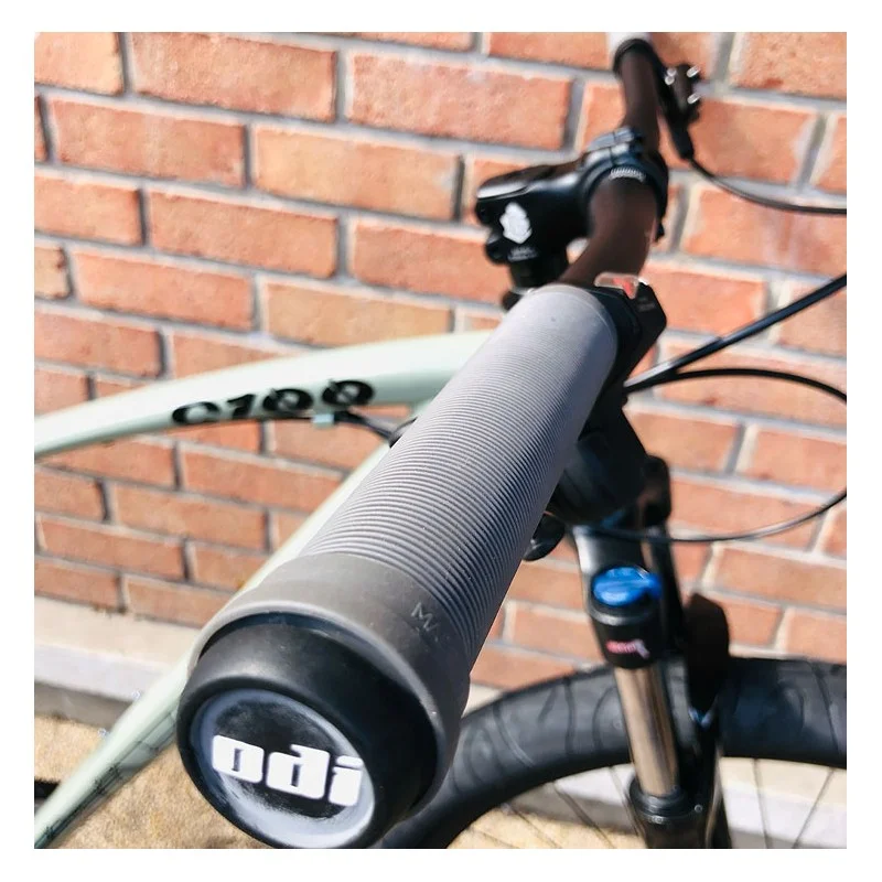 Vélo Bikelife C100 Gris Béton 2022 - Collective | Vélo Urbain Élégant et Performant 10 Vélo Bikelife C100 Gris Béton 2022 - Collective | Vélo Urbain Élégant et Performant – Image 8