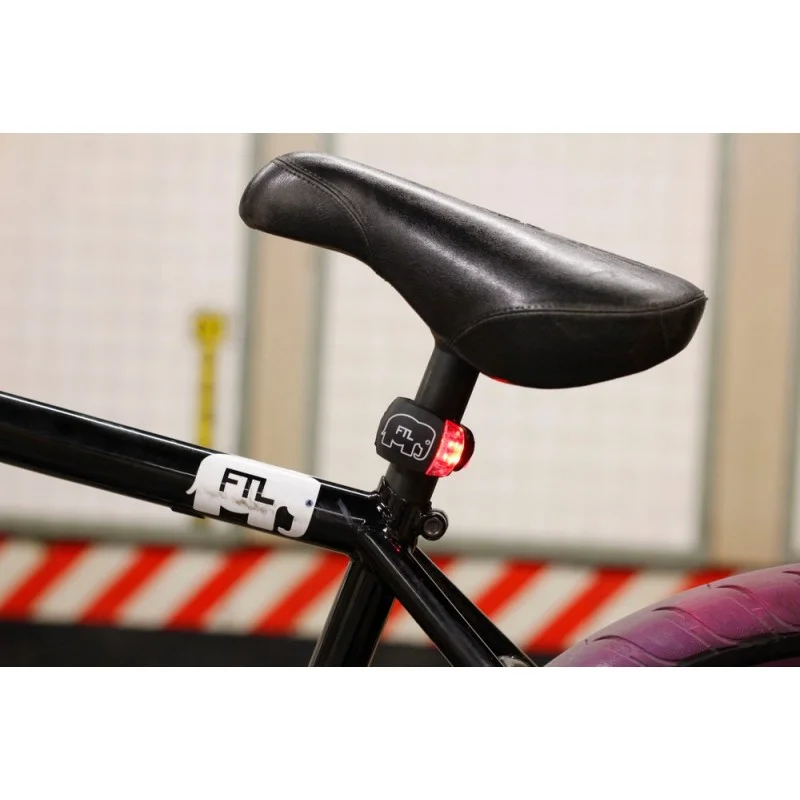 Pack d'éclairage FTL LIGHTS ELEPHANT BLUE - Sécurité urbaine et design moderne 8 Pack d'éclairage FTL LIGHTS ELEPHANT BLUE - Sécurité urbaine et design moderne – Image 6