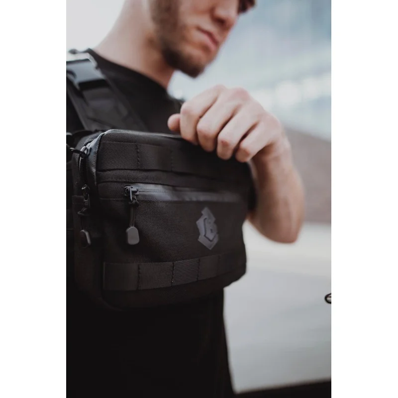 Gilet COLLECTIVE Chest Rig Noir - Accessoire Urbain Moderne 4 Gilet COLLECTIVE Chest Rig Noir - Accessoire Urbain Moderne – Image 2