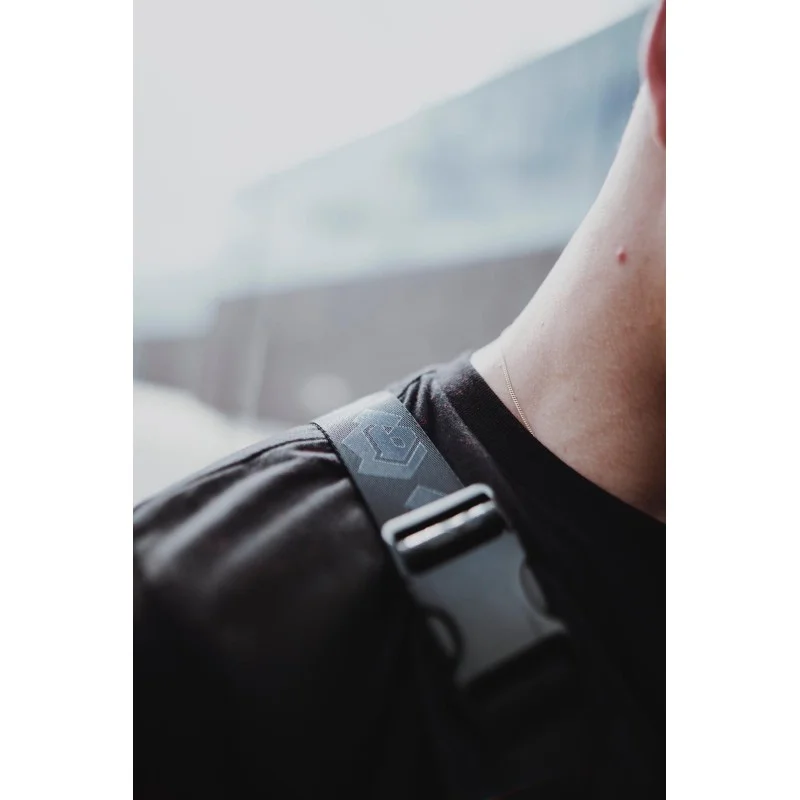 Gilet COLLECTIVE Chest Rig Noir - Accessoire Urbain Moderne 5 Gilet COLLECTIVE Chest Rig Noir - Accessoire Urbain Moderne – Image 3