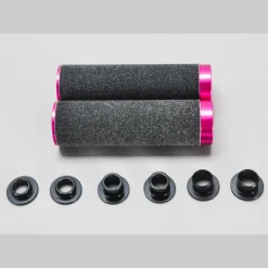 MAFIA BIKES Paire De Wheelie Pegs Aluminium Avec Grip Noirs - Pegs pour Bikelife -France Accessoires Vélo Soldes Boutique paire de wheelie pegs mafia bike aluminium avec grip noirs 2