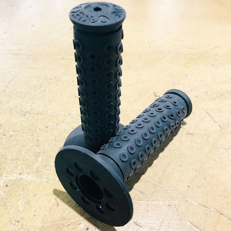 ODI Poignées OAKLEY B-1B Black - Poignées de Vélo Haute Performance 3 ODI Poignées OAKLEY B-1B Black - Poignées de Vélo Haute Performance