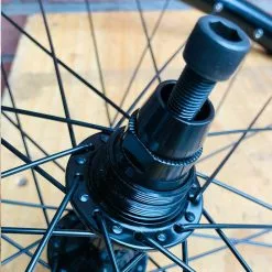 Roue Arrière Custom HALO X BLB 28-29 Pouces Noire - Fixie Freestyle | Roue Complète pour Vélo Fixie -France Accessoires Vélo Soldes Boutique roue arriere custom halo x blb 28 29 pouces noire fixie freestyle 7