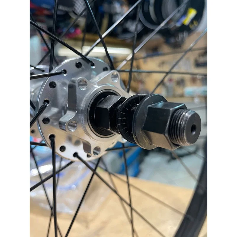 Roue Arrière GT 29" HERITAGE Noire-polie - Roue VTT Haute Performance 4 Roue Arrière GT 29" HERITAGE Noire-polie - Roue VTT Haute Performance – Image 2