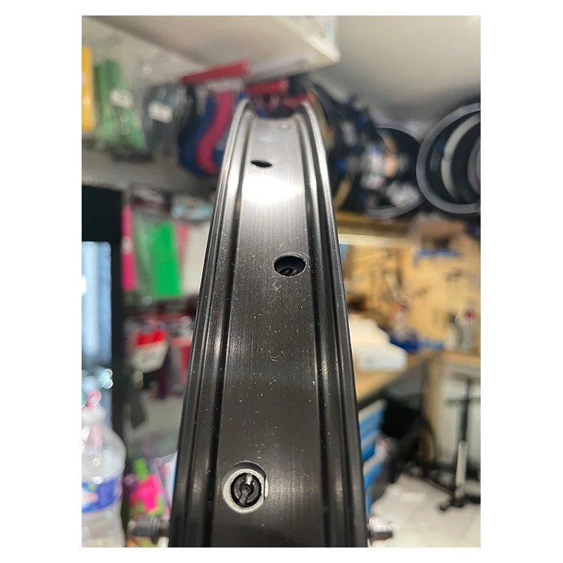 Roue Arrière GT 29" HERITAGE Noire-polie - Roue VTT Haute Performance 7 Roue Arrière GT 29" HERITAGE Noire-polie - Roue VTT Haute Performance – Image 5