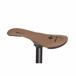 Selle BMX Demolition Axes Slim Marron - Pivotal | Confort et Style pour Votre Vélo -France Accessoires Vélo Soldes Boutique selle demolition axes slim marron pivotal 1