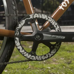 Vélo Urbain LOOKFAR De FAIRDALE X TOY MACHINE - Confort et Style pour la Ville 8 Vélo Urbain LOOKFAR De FAIRDALE X TOY MACHINE - Confort et Style pour la Ville -France Accessoires Vélo Soldes Boutique velo lookfar de fairdale x toy machine 1